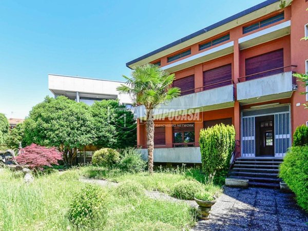 casa indipendente in vendita a Cantù in zona Cascina Amata