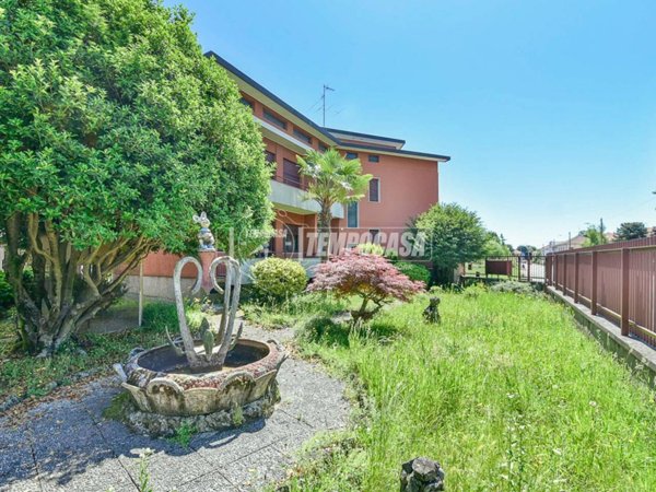 villa in vendita a Cantù in zona Cascina Amata