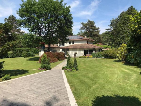 casa indipendente in vendita a Cantù