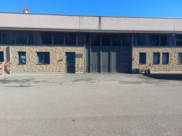 ufficio in vendita a Cantù in zona Fecchio