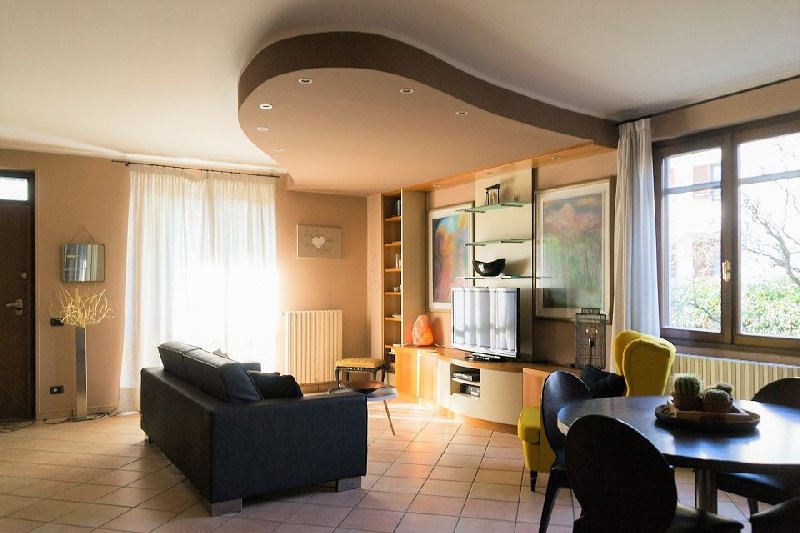 casa indipendente in vendita a Cantù in zona Vighizzolo