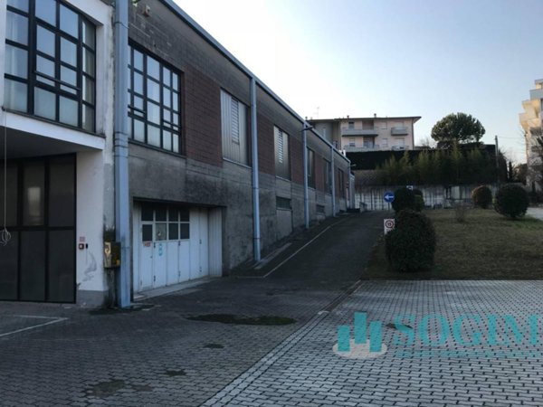 capannone in vendita a Cantù