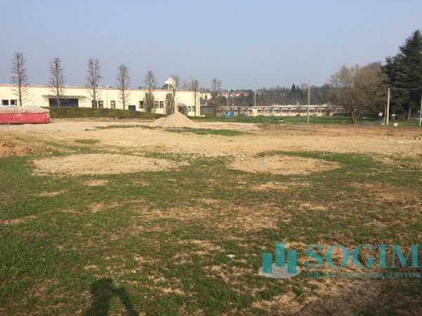 terreno edificabile in vendita a Cantù