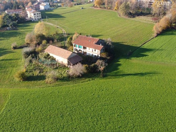 casa indipendente in vendita a Cantù in zona Fecchio