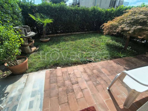 casa indipendente in vendita a Cantù in zona Vighizzolo