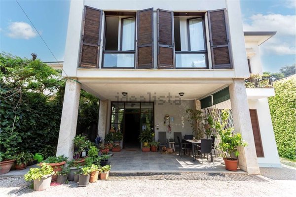 casa indipendente in vendita a Cantù