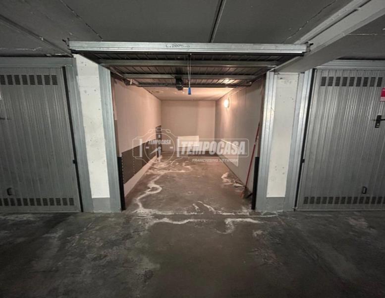 box auto in vendita a Cantù in zona Vighizzolo
