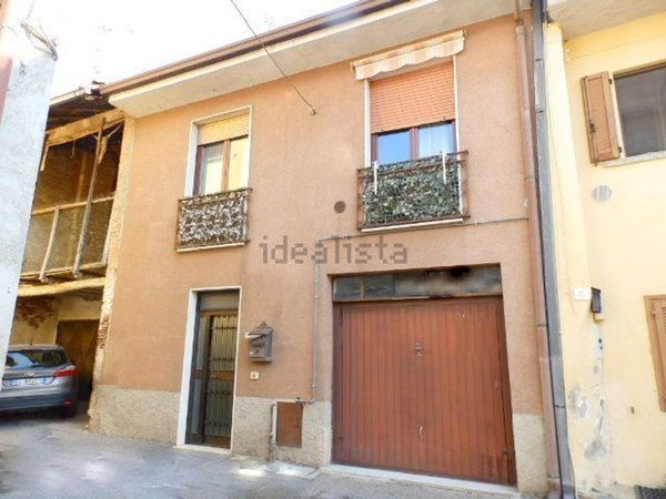 casa indipendente in vendita a Cantù in zona Cascina Amata