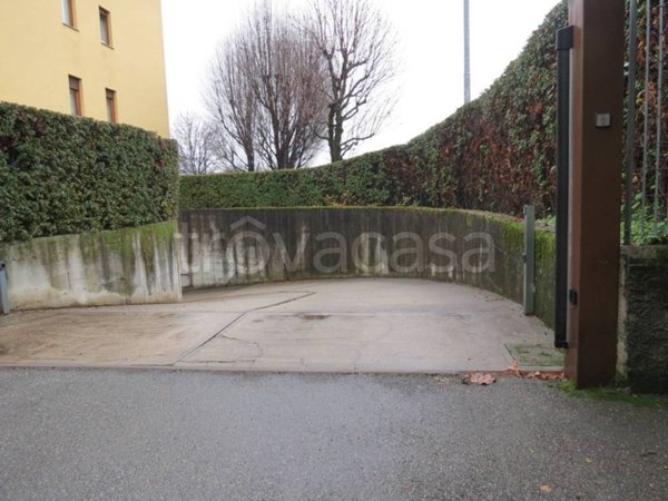 box auto in vendita a Cantù in zona Vighizzolo