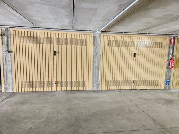 box auto in vendita a Cantù in zona Vighizzolo