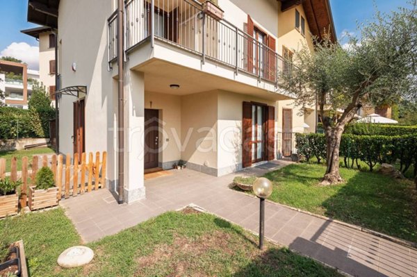 casa indipendente in vendita a Cantù