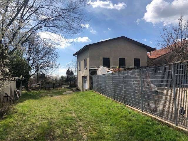 appartamento in vendita a Cantù in zona Fecchio