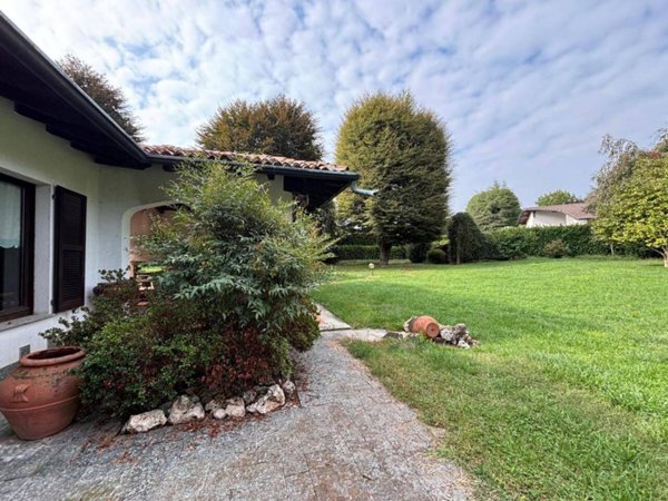 casa indipendente in vendita a Cantù