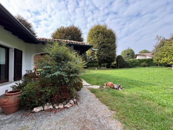 casa indipendente in vendita a Cantù