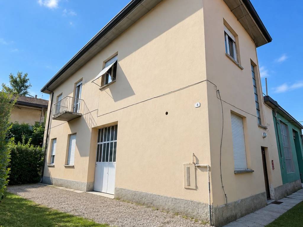 casa indipendente in vendita a Cantù