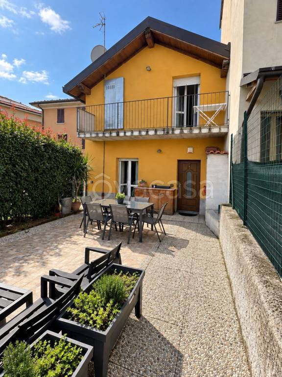 casa indipendente in vendita a Cantù
