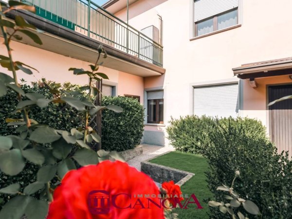 casa indipendente in vendita a Cantù