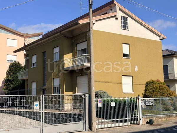 casa indipendente in vendita a Cantù