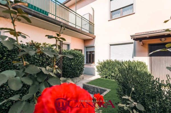casa indipendente in vendita a Cantù