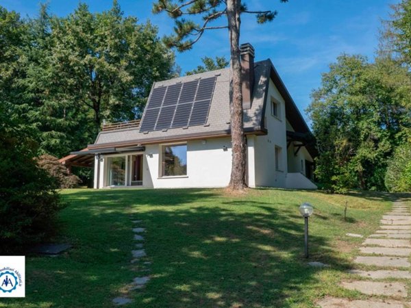 casa indipendente in vendita a Cantù