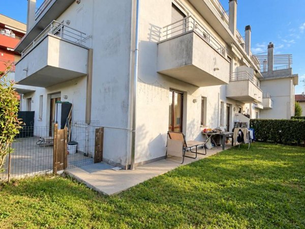 appartamento in vendita a Cantù in zona Cascina Amata