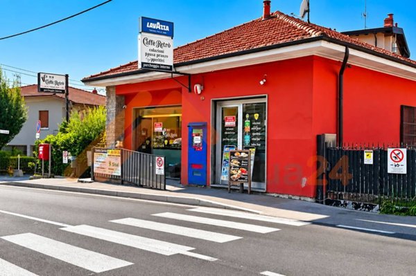negozio in vendita a Cantù in zona Fecchio
