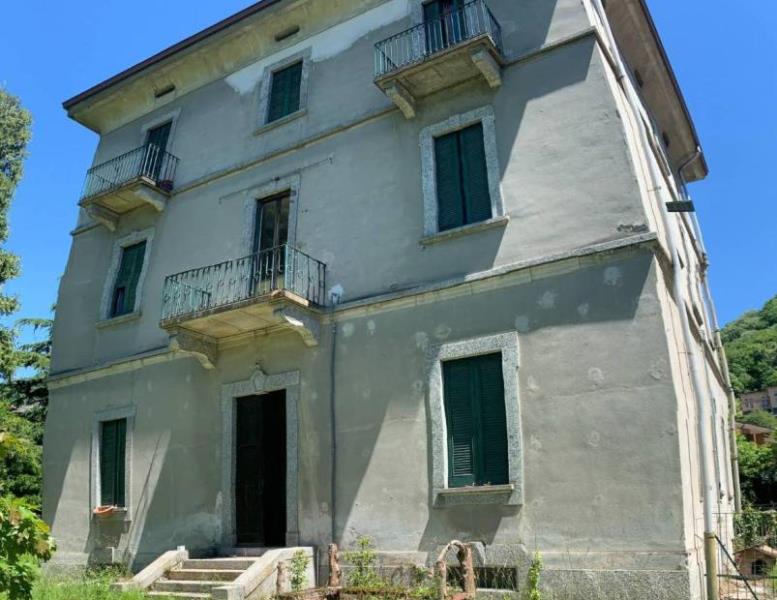 casa indipendente in vendita a Canzo