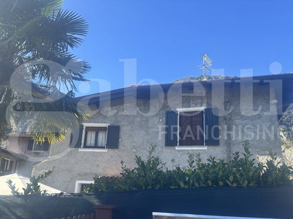 appartamento in vendita a Canzo