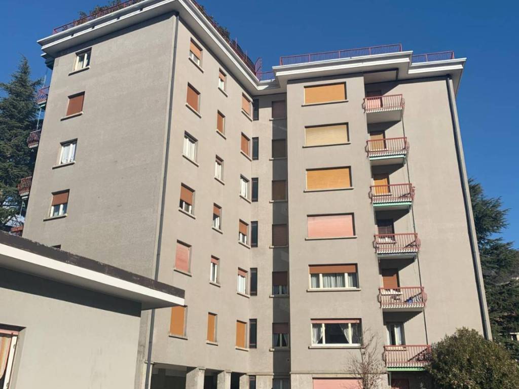 appartamento in vendita a Canzo