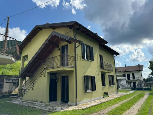 casa indipendente in vendita a Canzo