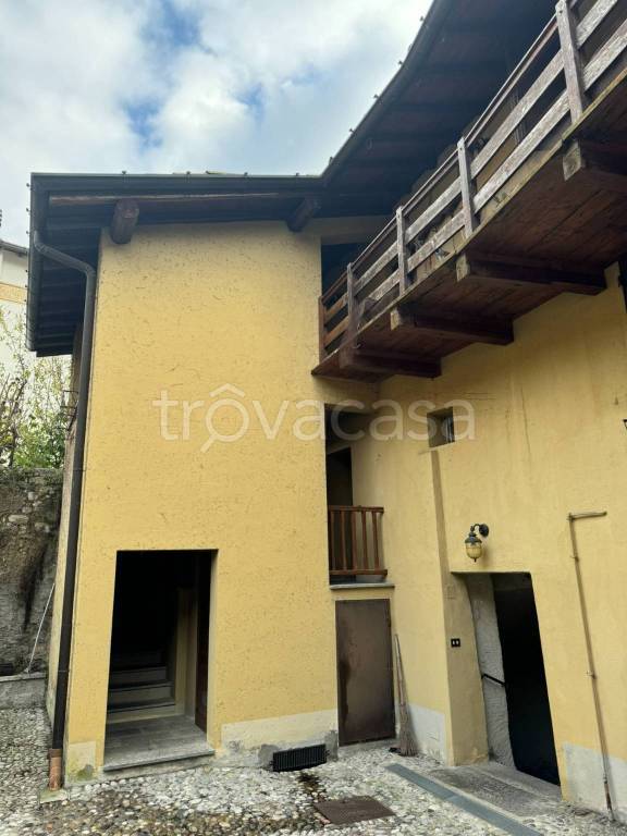 appartamento in vendita a Canzo