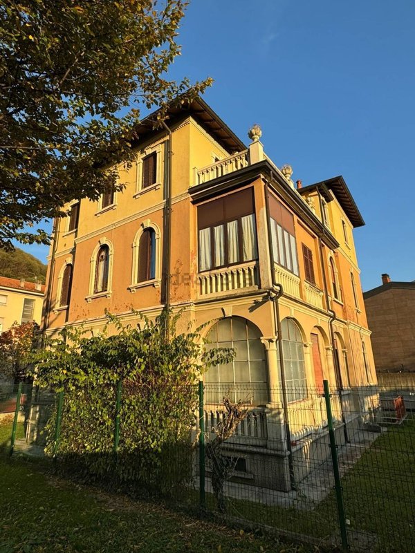 appartamento in vendita a Canzo
