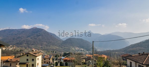 casa indipendente in vendita a Canzo
