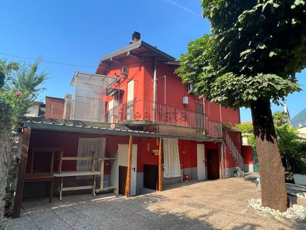 negozio in vendita a Canzo