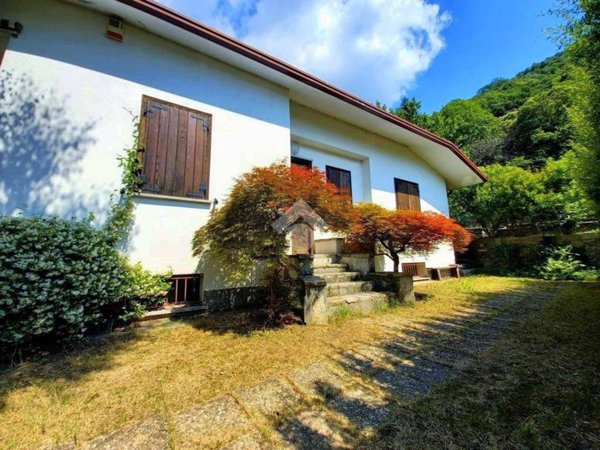 casa indipendente in vendita a Canzo