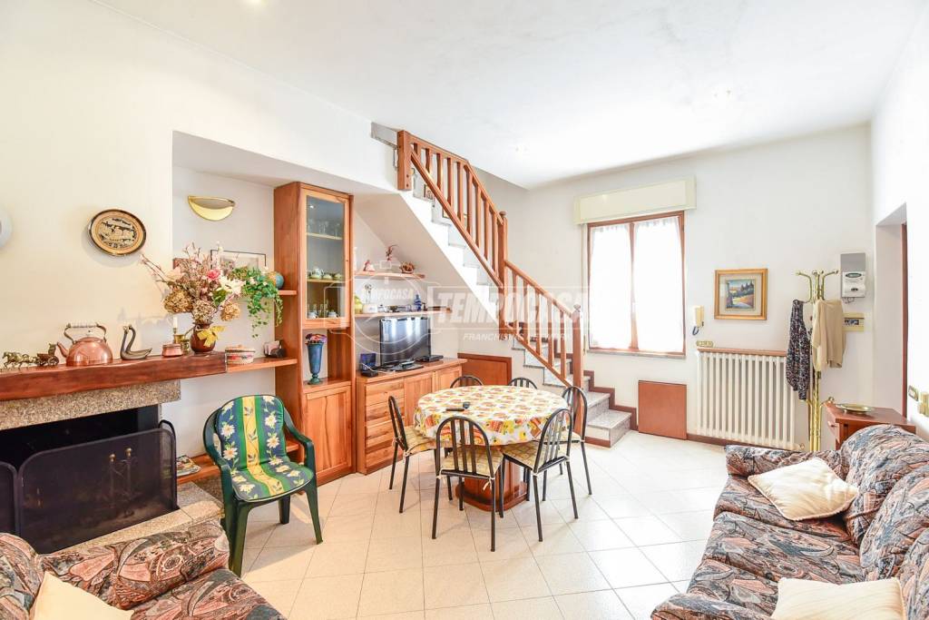 appartamento in vendita a Canzo