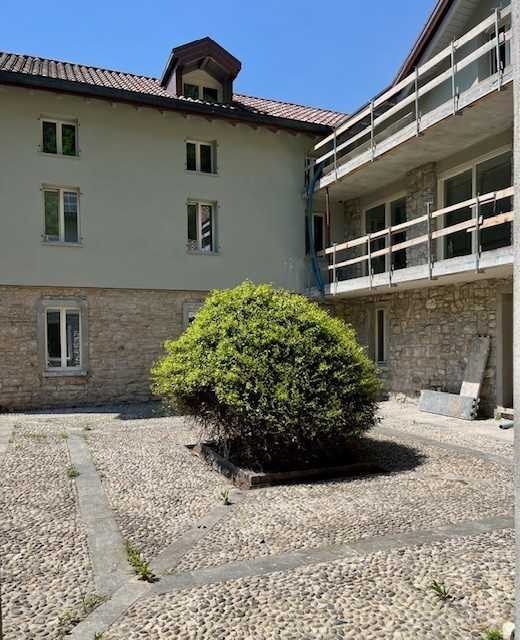 appartamento in vendita a Canzo