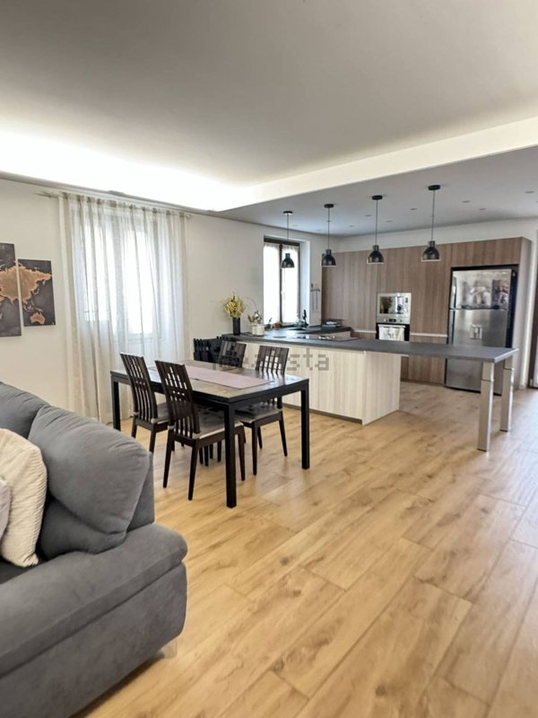 casa indipendente in vendita a Canzo