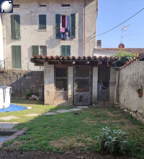 casa indipendente in vendita a Canzo