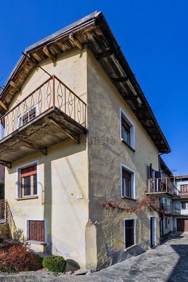casa indipendente in vendita a Canzo