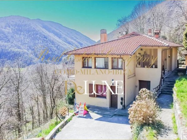casa indipendente in vendita a Canzo