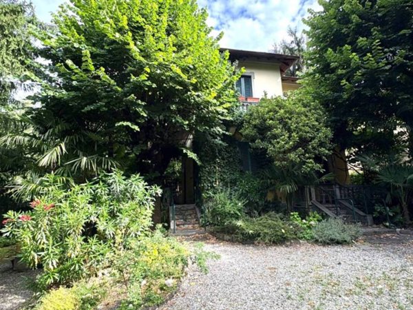 casa indipendente in vendita a Canzo