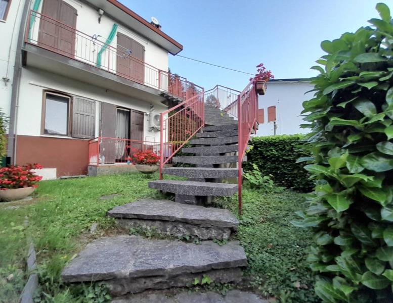 appartamento in vendita a Canzo