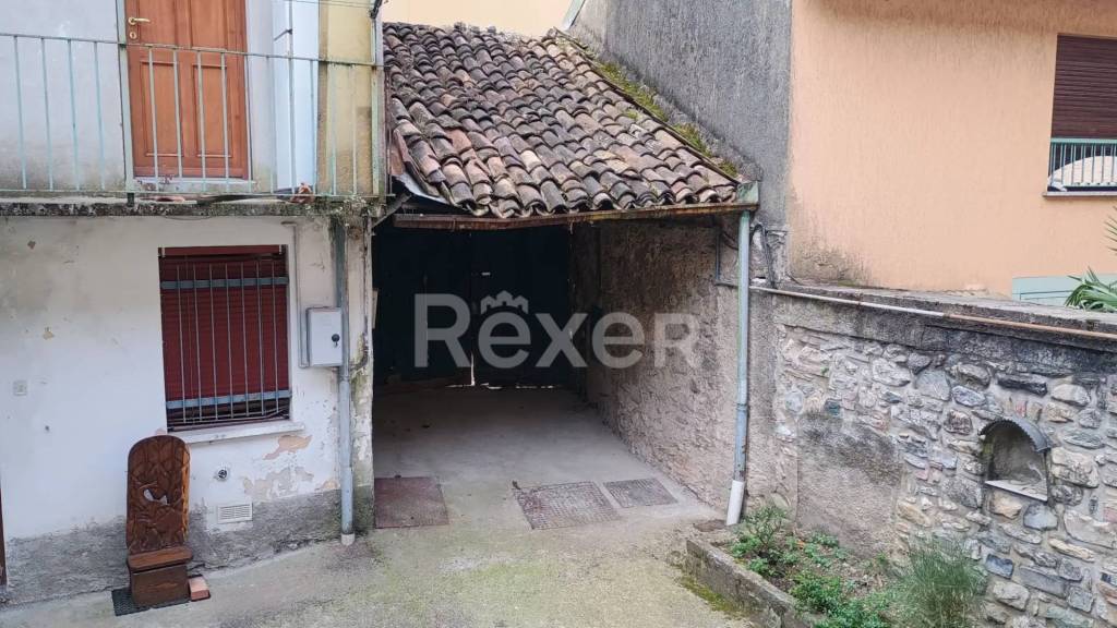 appartamento in vendita a Canzo