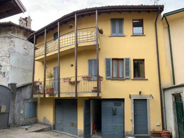 appartamento in vendita a Canzo