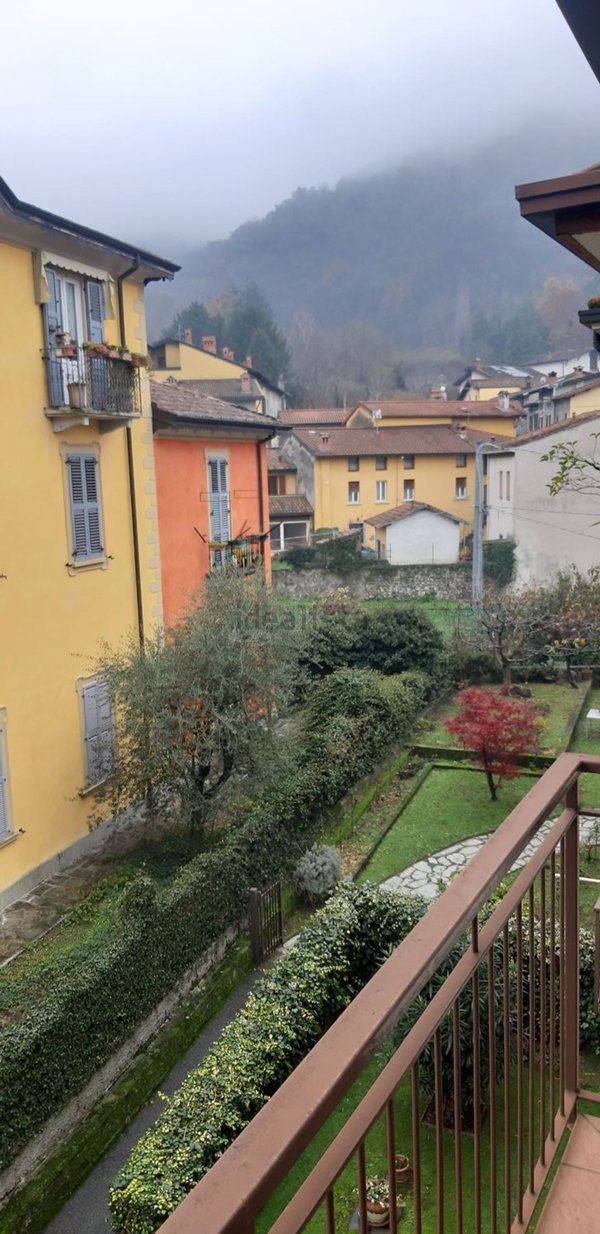 appartamento in vendita a Canzo