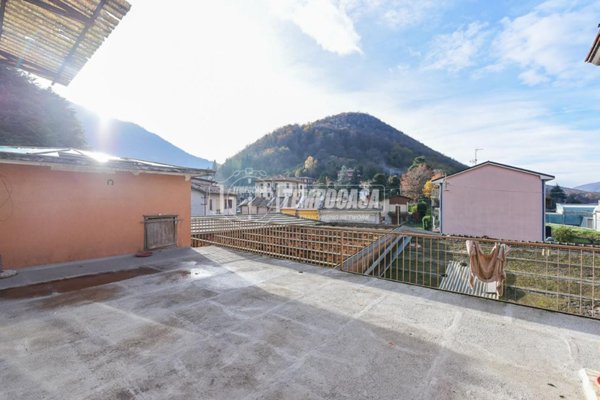 appartamento in vendita a Canzo