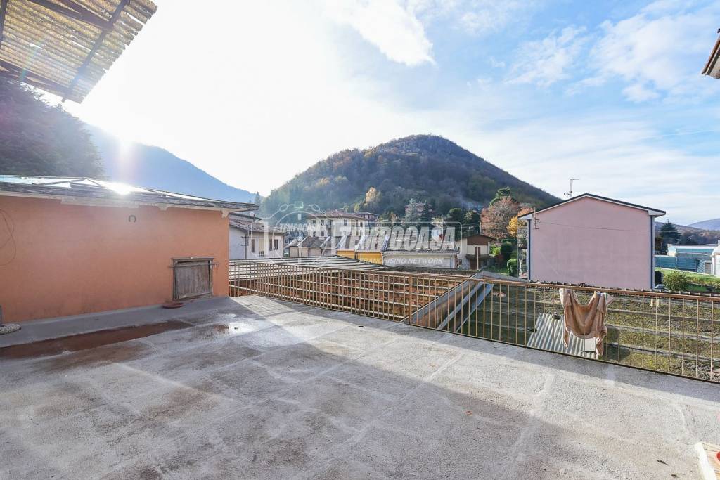 appartamento in vendita a Canzo