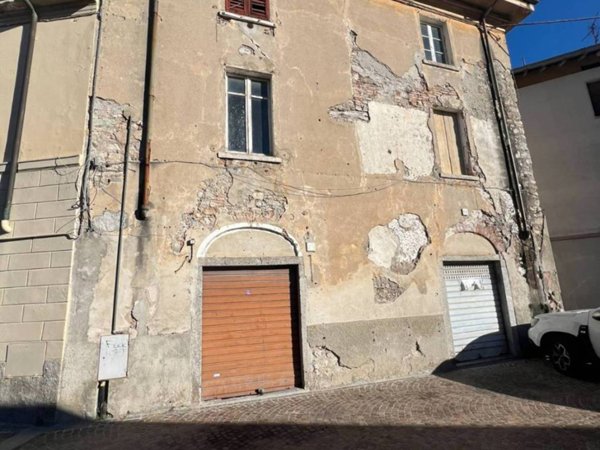 intera palazzina in vendita a Canzo