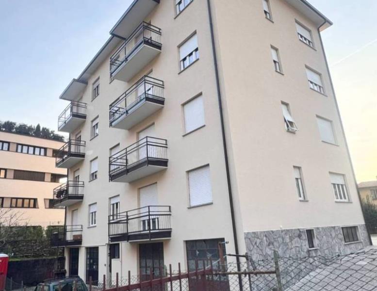 appartamento in vendita a Canzo